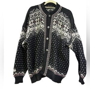 Women’s Nordic Pattern Cardigan - Black and White Size XL